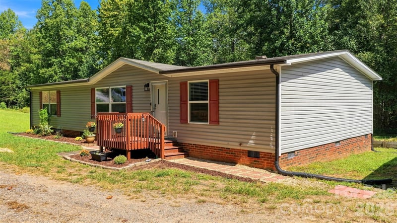 4782 29th Street Dr NE, Hickory, NC 28601