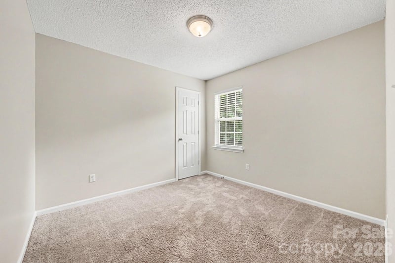 302 Touch Me Not Ln, Charlotte, NC 28216