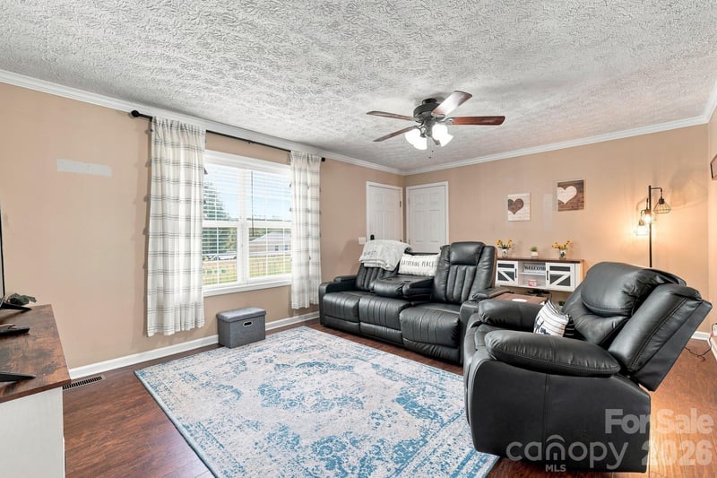 132 Kendra Dr, Mooresville, NC 28117