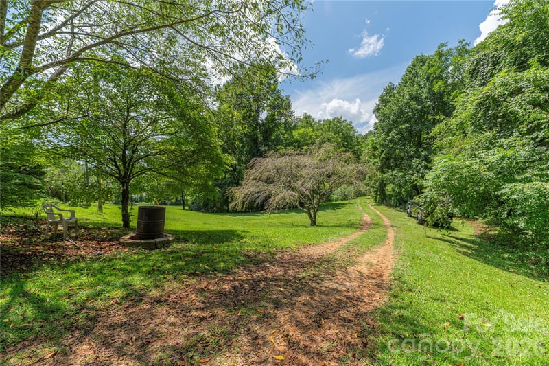 124 Sayles Town Pl, Fairview, NC 28730