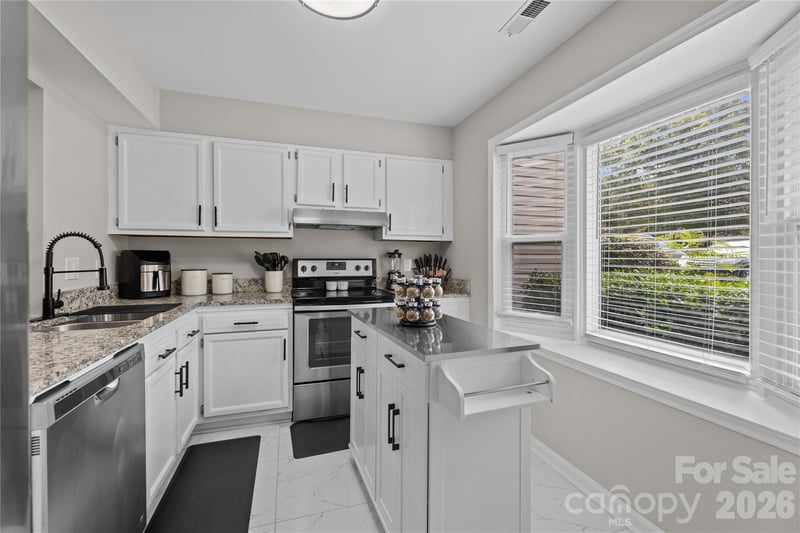 8407 Rust Wood Pl, Charlotte, NC 28227