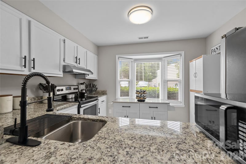 8407 Rust Wood Pl, Charlotte, NC 28227