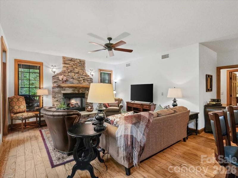 81 Creekside Way #F202, Burnsville, NC 28714