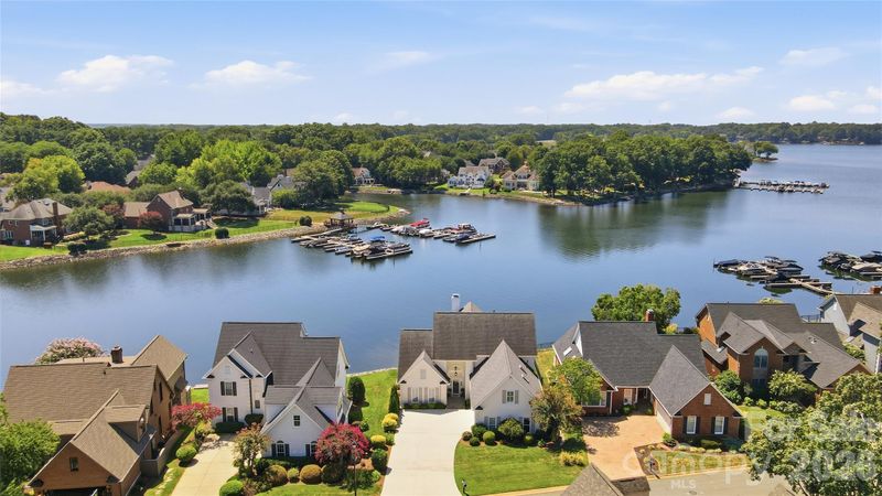 7310 Swansea Ln, Cornelius, NC 28031