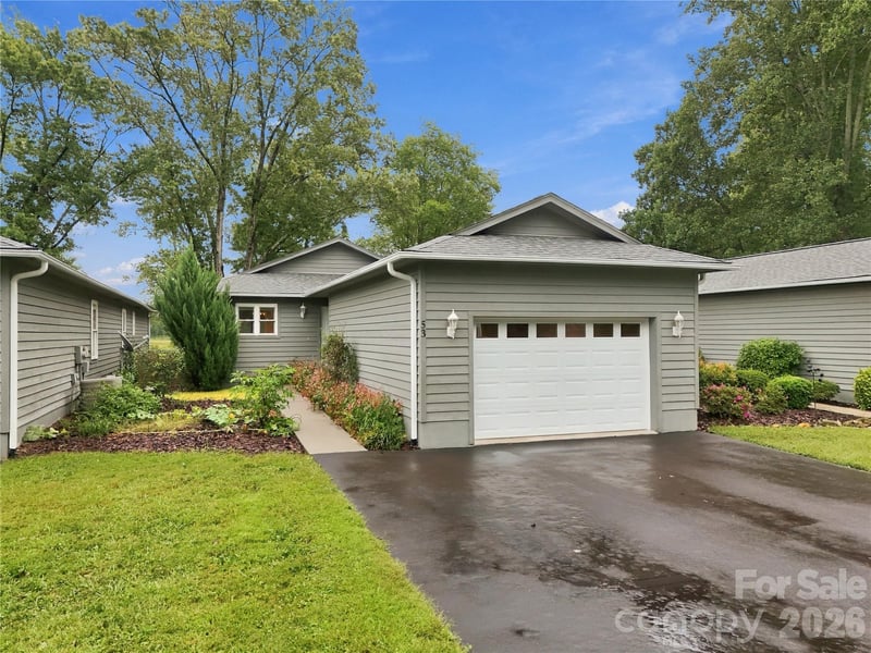 53 Southern Fairway Ct #D2, Etowah, NC 28729