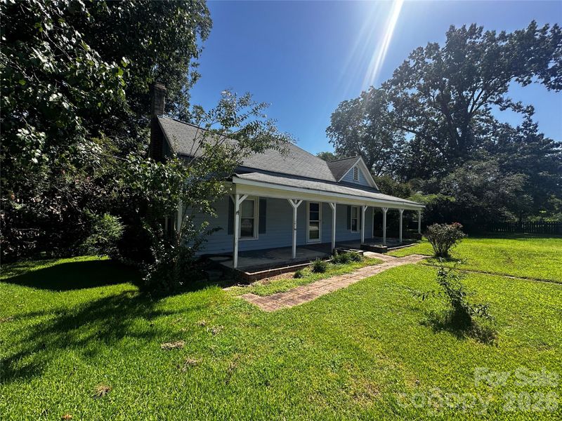 3914 Woodlawn St, Sharon, SC 29742