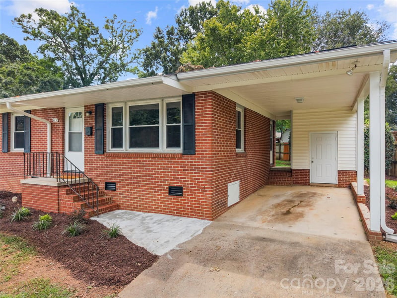 713 Crestwood Ave, Gastonia, NC 28054