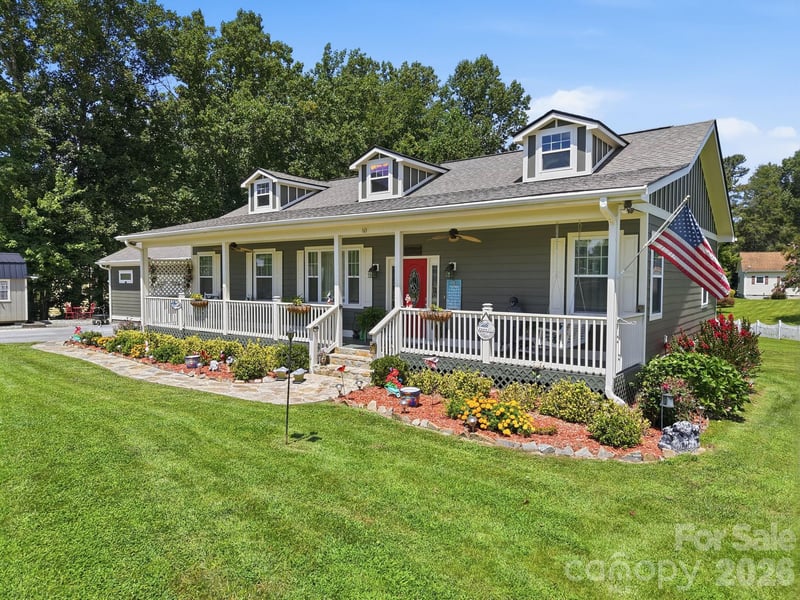 60 Shacoba Ln #1, Hendersonville, NC 28792