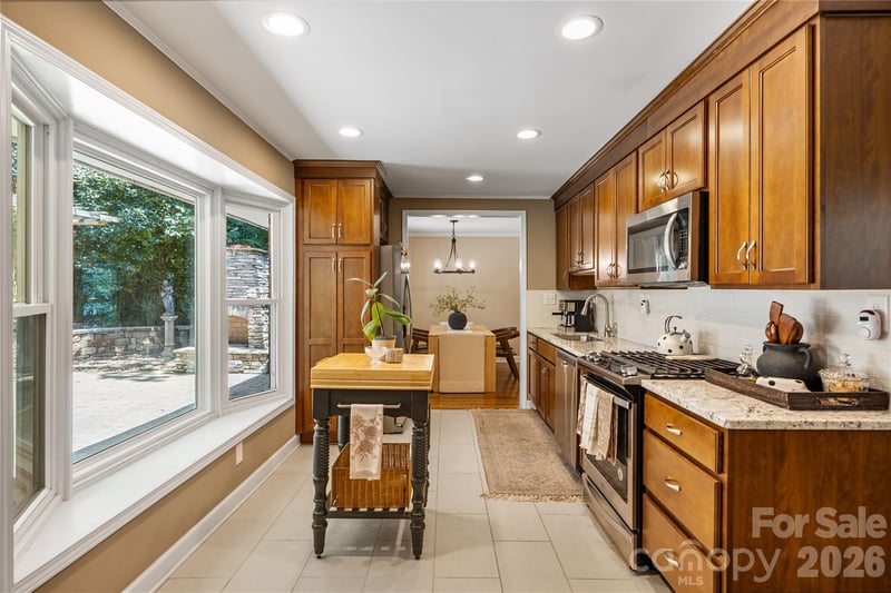 213 Dogwood Dr, Mount Holly, NC 28120