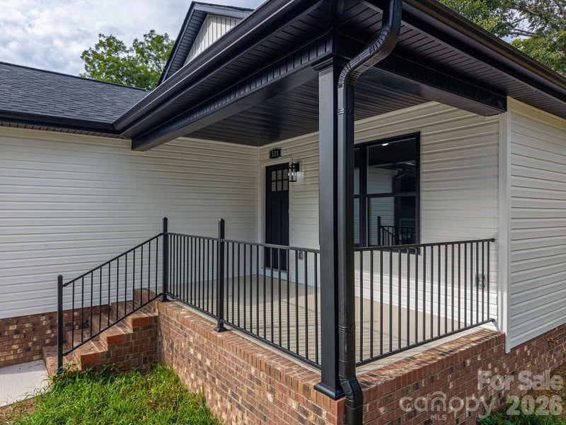 511 N State St, Lincolnton, NC 28092