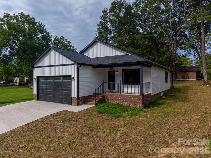511 N State St, Lincolnton, NC 28092