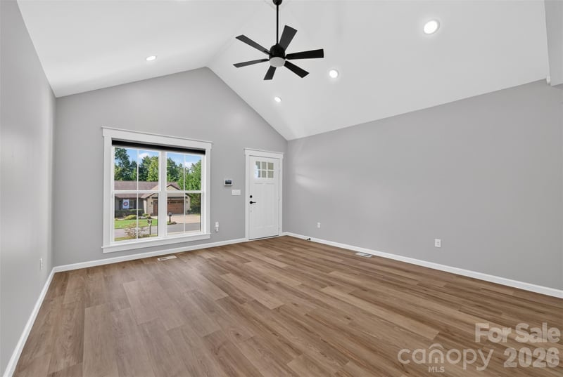 2416 4th Ave NW, Hickory, NC 28601