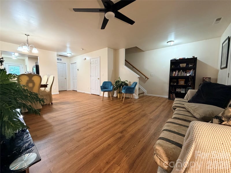 368 E Mills Ave, Mooresville, NC 28115