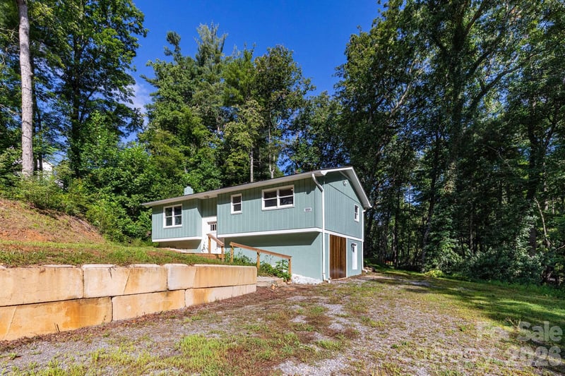 1009 Sharon Ridge Rd, Fairview, NC 28730