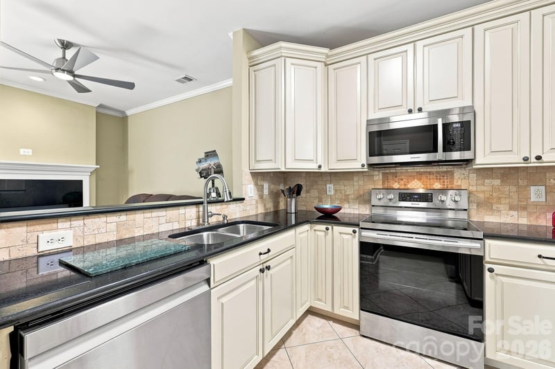 8124 Village Harbor Dr, Cornelius, NC 28031