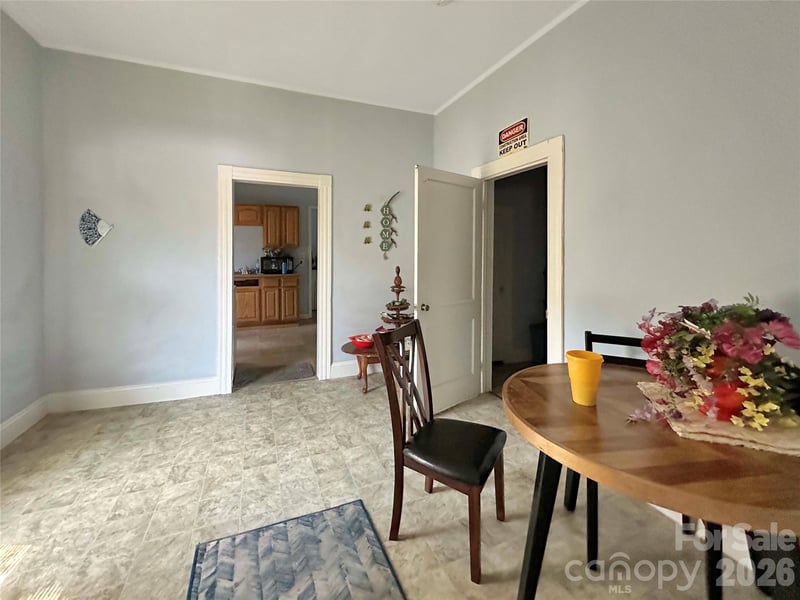 303 W B St, Newton, NC 28658