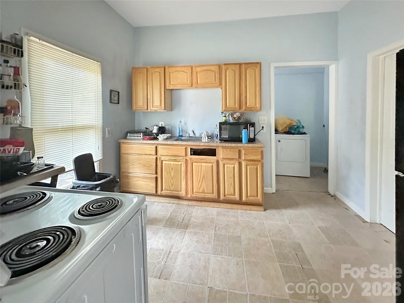 303 W B St, Newton, NC 28658