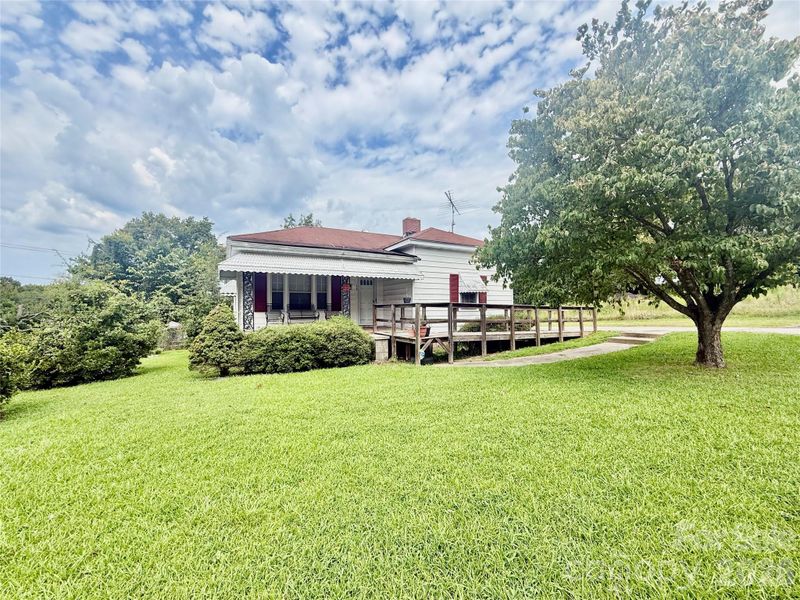 36 Holly St, Great Falls, SC 29055