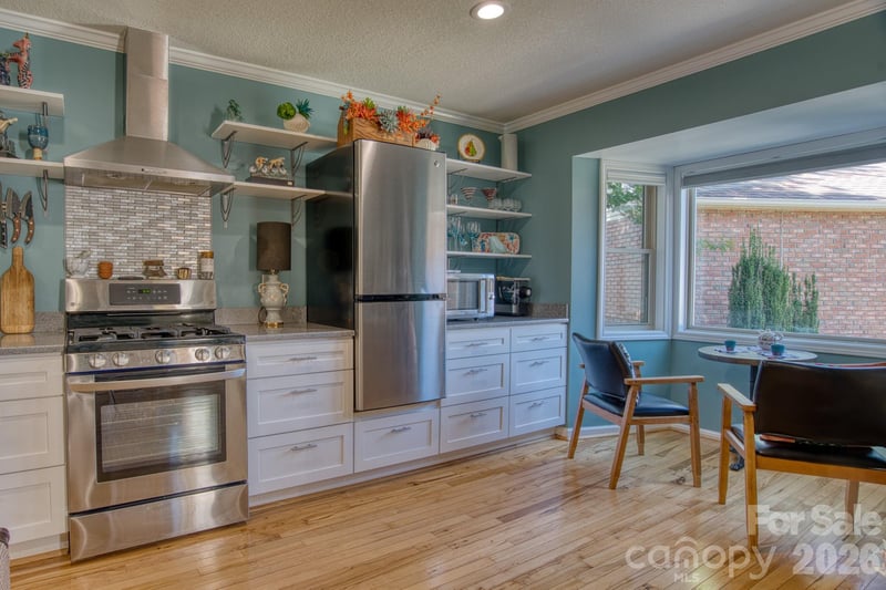 130 Exeter Ct, Hendersonville, NC 28791