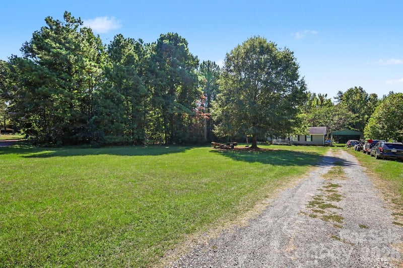 198 Smith Clemmer Rd, Mount Holly, NC 28120