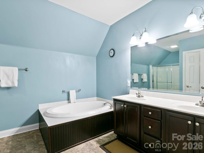 28 Chapel Park Rd, Asheville, NC 28803