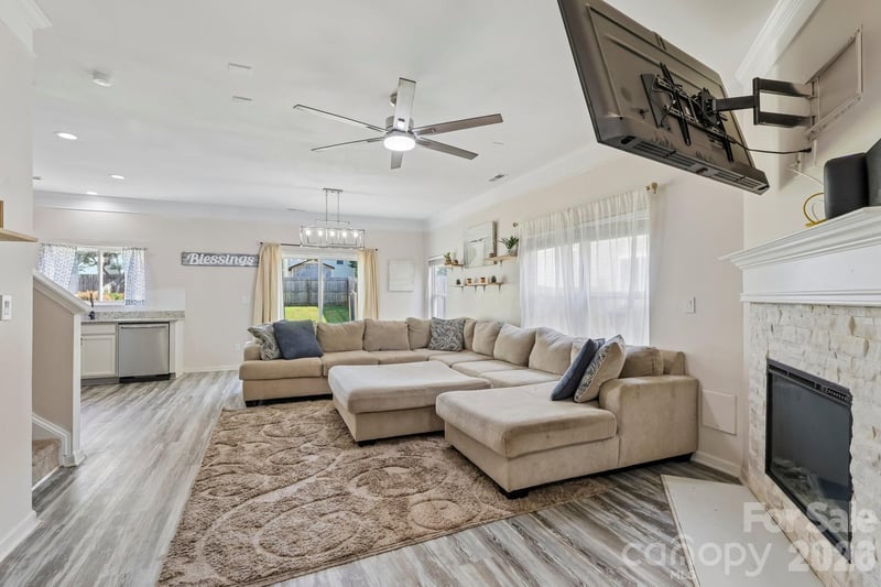 10302 Hugue Way, Charlotte, NC 28214