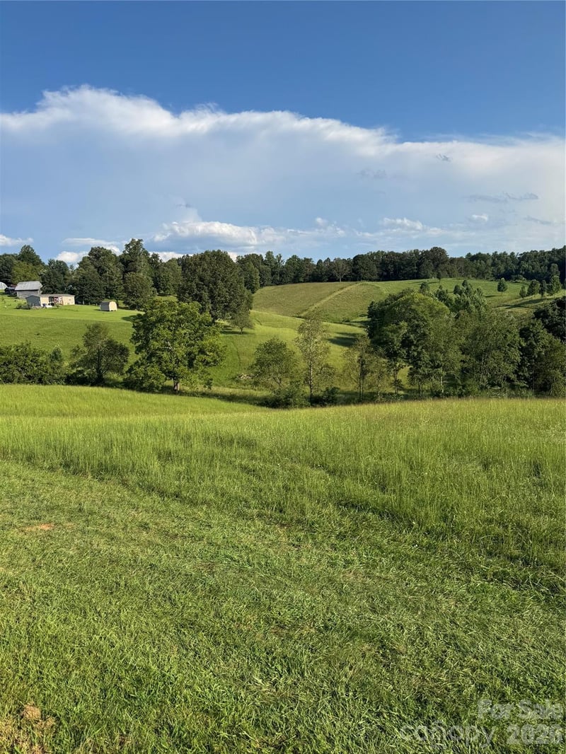 237 Rock Bridge Rd, Leicester, NC 28748