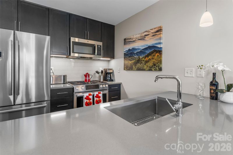 45 Asheland Ave #401, Asheville, NC 28801