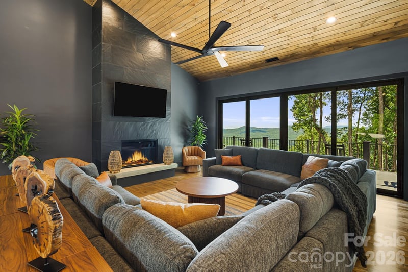 538 Pinnacle Mountain Preserve Rd, Zirconia, NC 28790