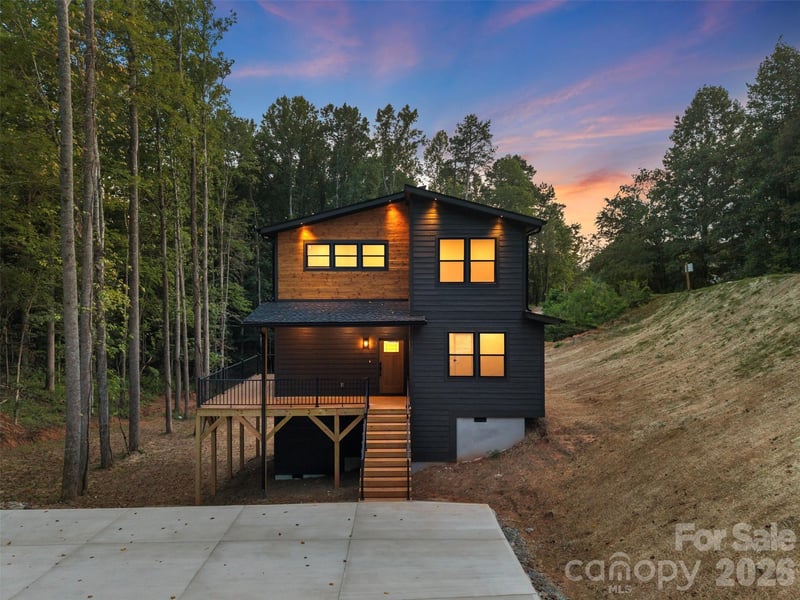 129 Quiet Woods Dr, Leicester, NC 28748