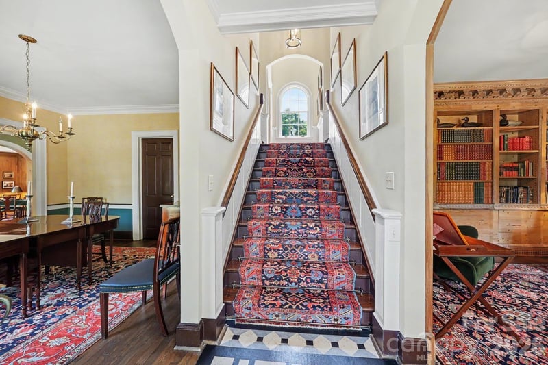 1401 Queens Rd W, Charlotte, NC 28207