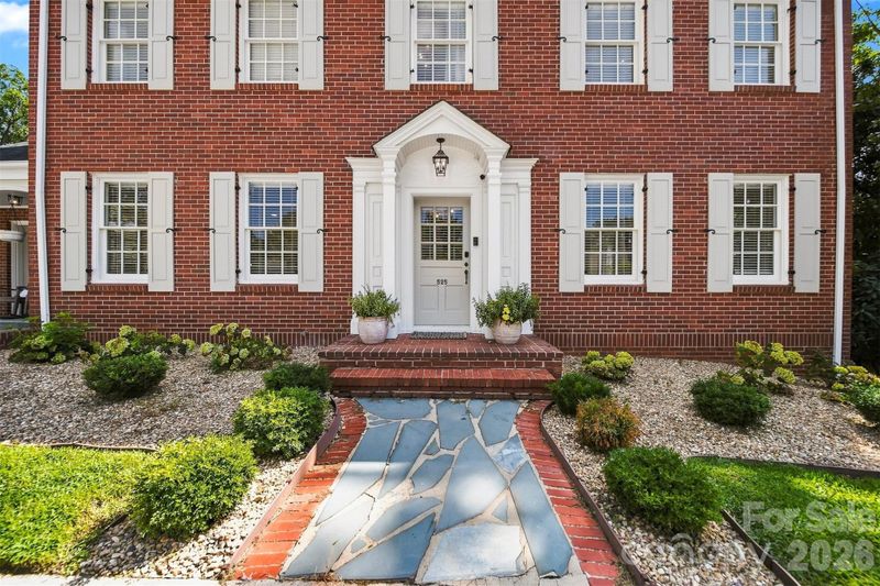 525 2nd Ave NW, Hickory, NC 28601