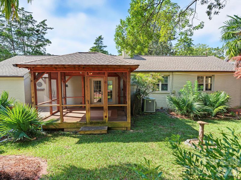 2218 Norcross Pl, Charlotte, NC 28205