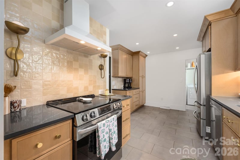 7735 Surreywood Pl, Charlotte, NC 28270