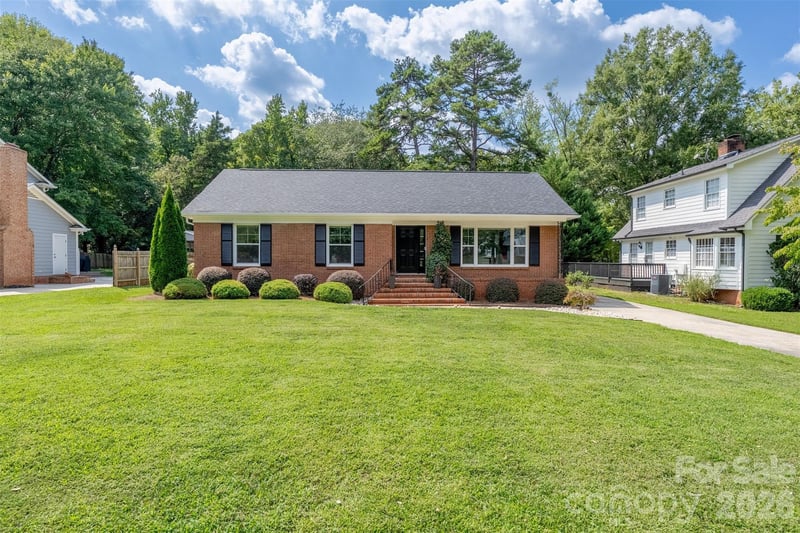 7735 Surreywood Pl, Charlotte, NC 28270