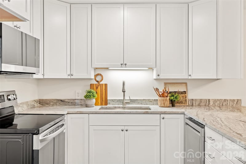 131 Colony Dr, Arden, NC 28704