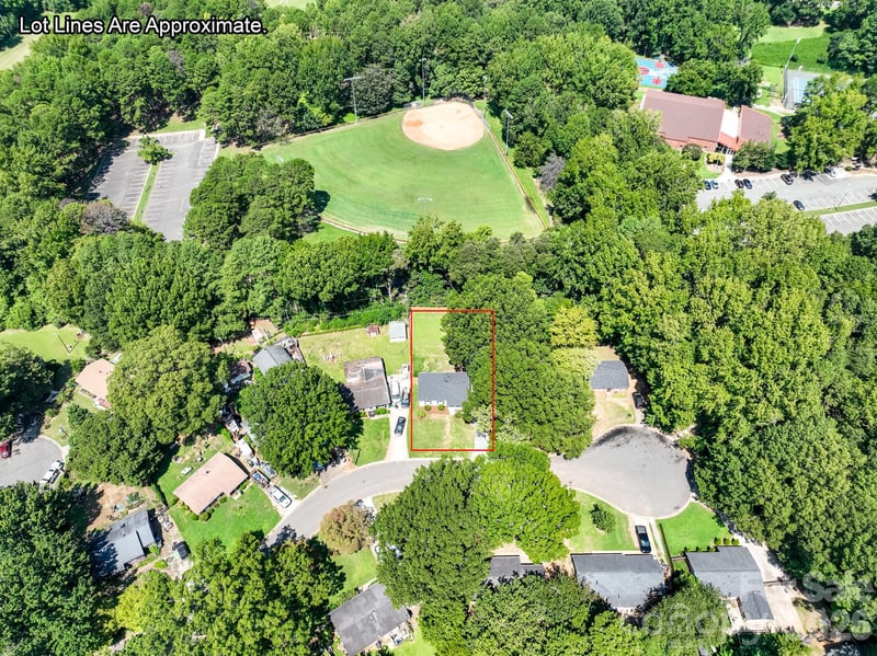 823 Farmcrest Dr, Charlotte, NC 28206