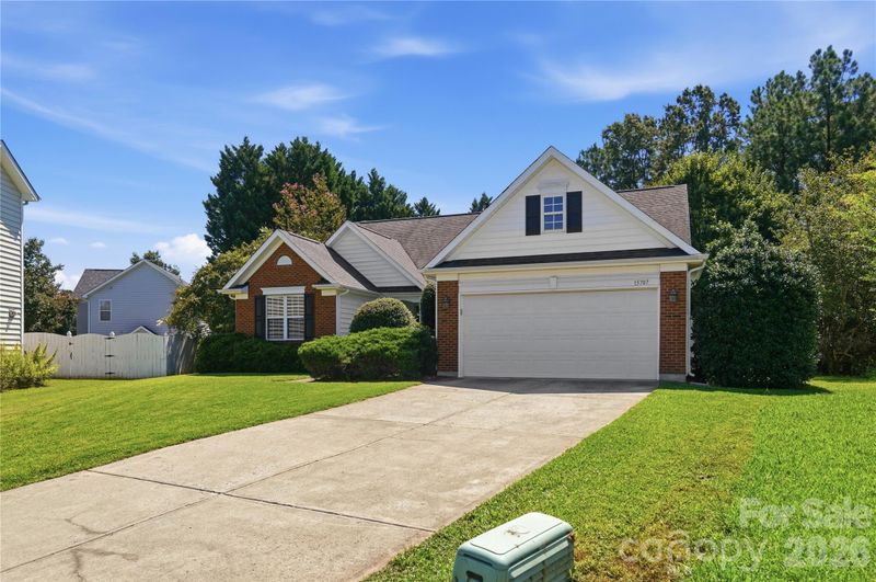 15707 Corsair Ct, Charlotte, NC 28278