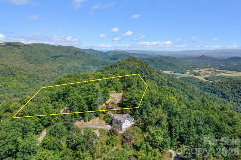 25 Lila Ln #209, Clyde, NC 28721