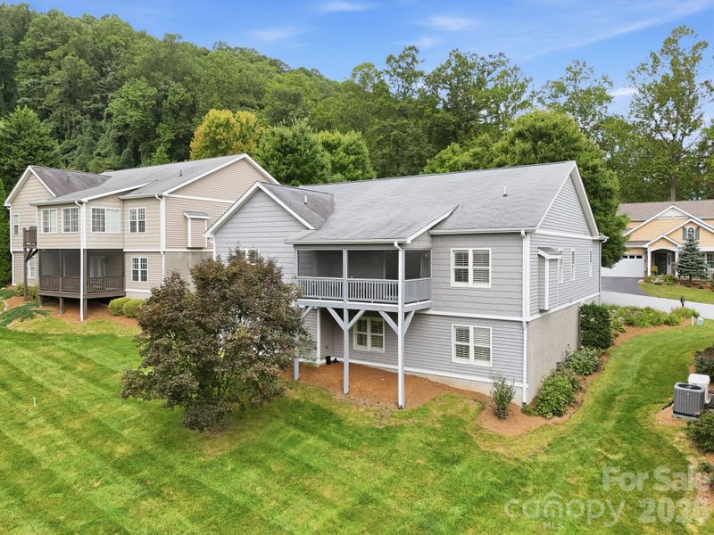 231 Shaws Creek Farm Rd, Laurel Park, NC 28739
