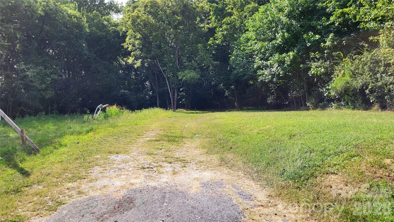21 Magnolia St, York, SC 29745
