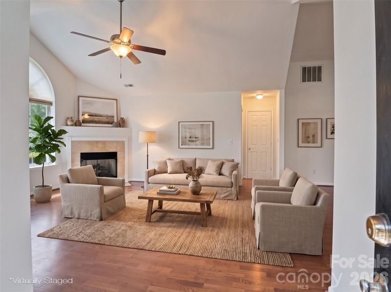 821 Ledgestone Ct, Tega Cay, SC 29708