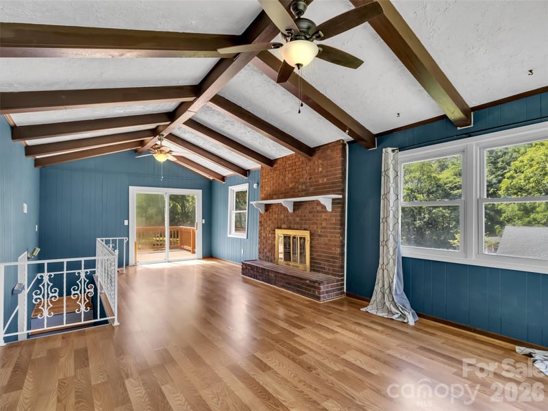 29 Colony Ln, Waynesville, NC 28786