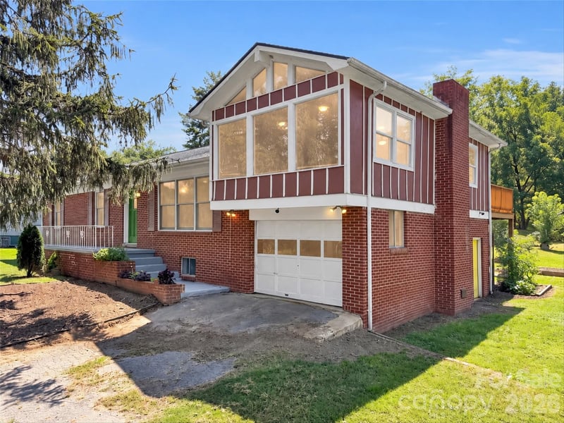 29 Colony Ln, Waynesville, NC 28786