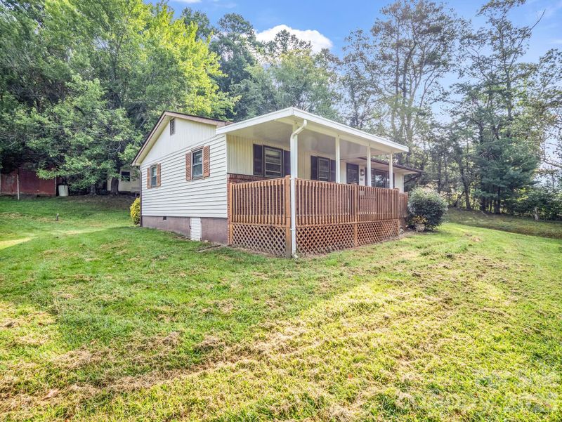 375 Bee Tree Rd, Swannanoa, NC 28778