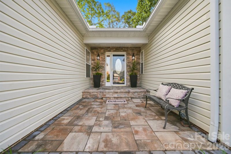 2556 23rd Street Dr NE, Hickory, NC 28601