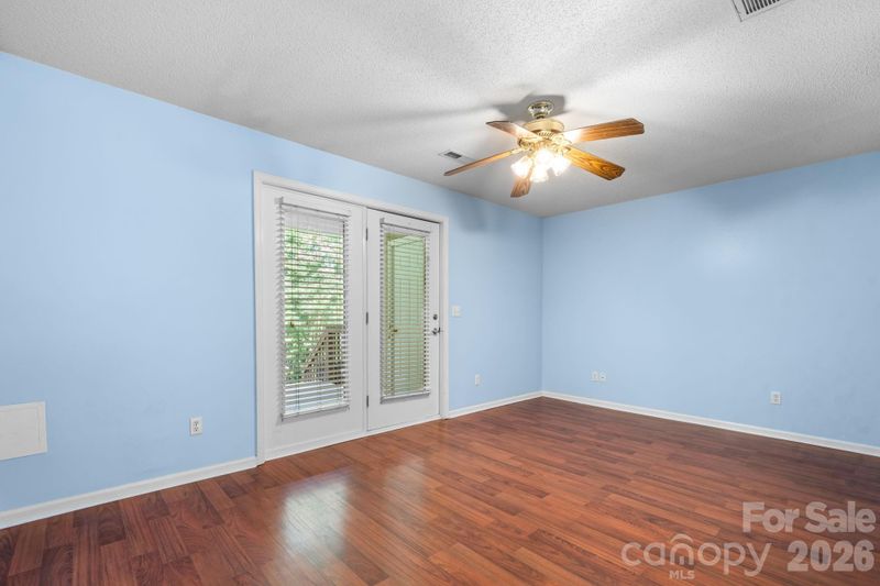 3245 White Oak Ct, Claremont, NC 28610