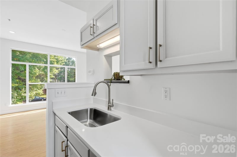 2090 Atherton Heights Ln, Charlotte, NC 28203