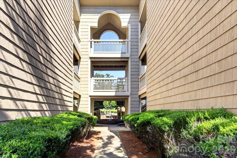 5011 Sharon Rd #N, Charlotte, NC 28210