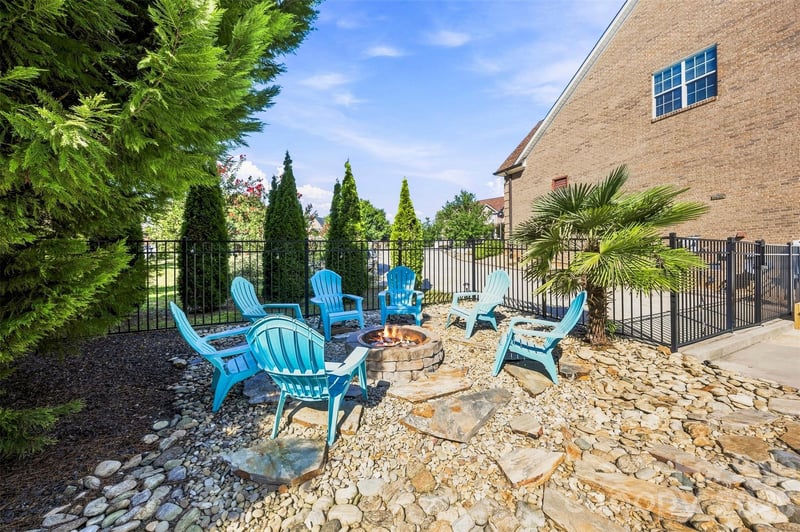 5506 Thistlebrook Ct, Gastonia, NC 28056